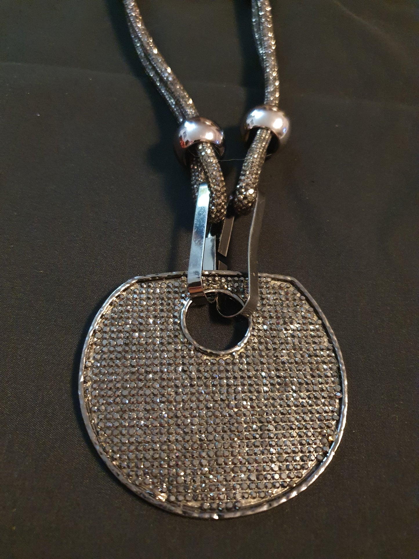 Collana antracite
