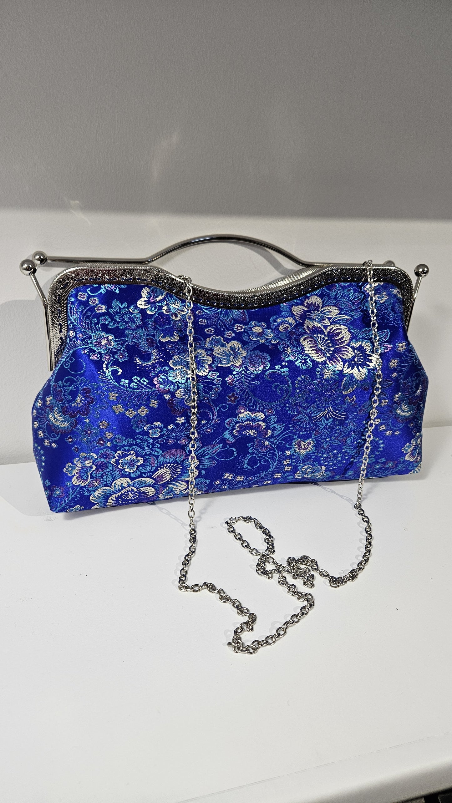 Clutch standard blu elettrico con porta monete