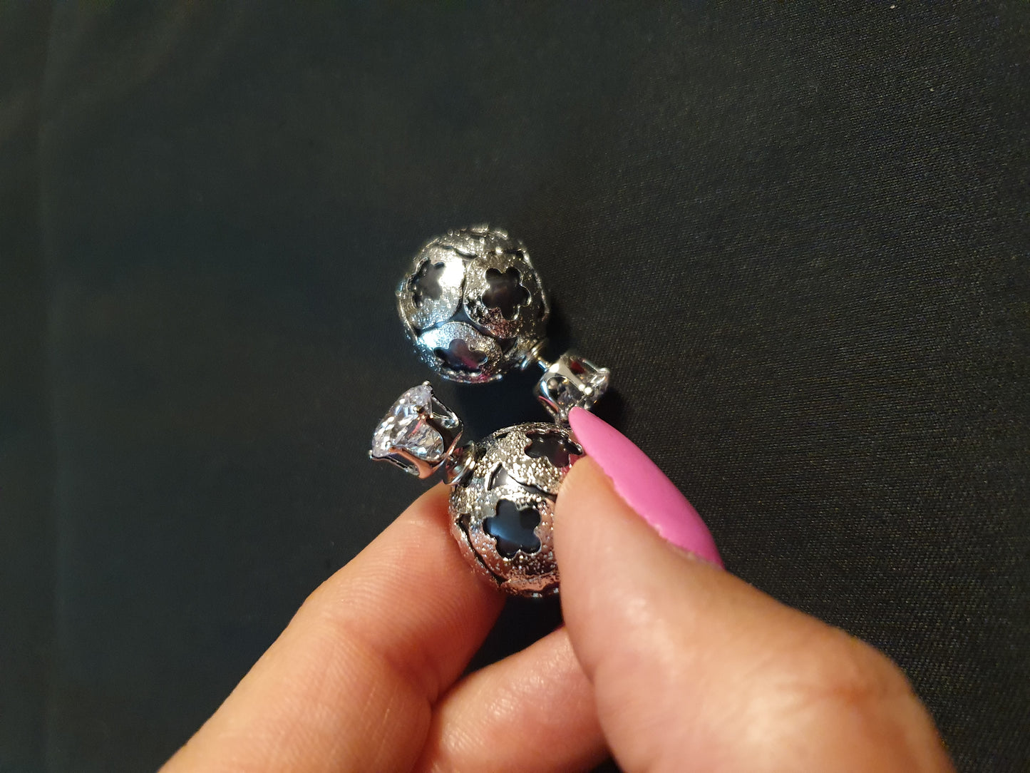 Orecchini a palla pietra scura