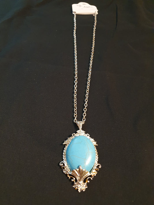 Collana lunga con ciondolo turchese