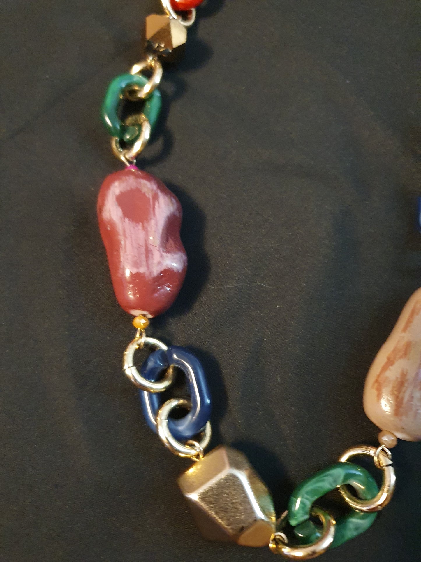 Collana sassi colorati