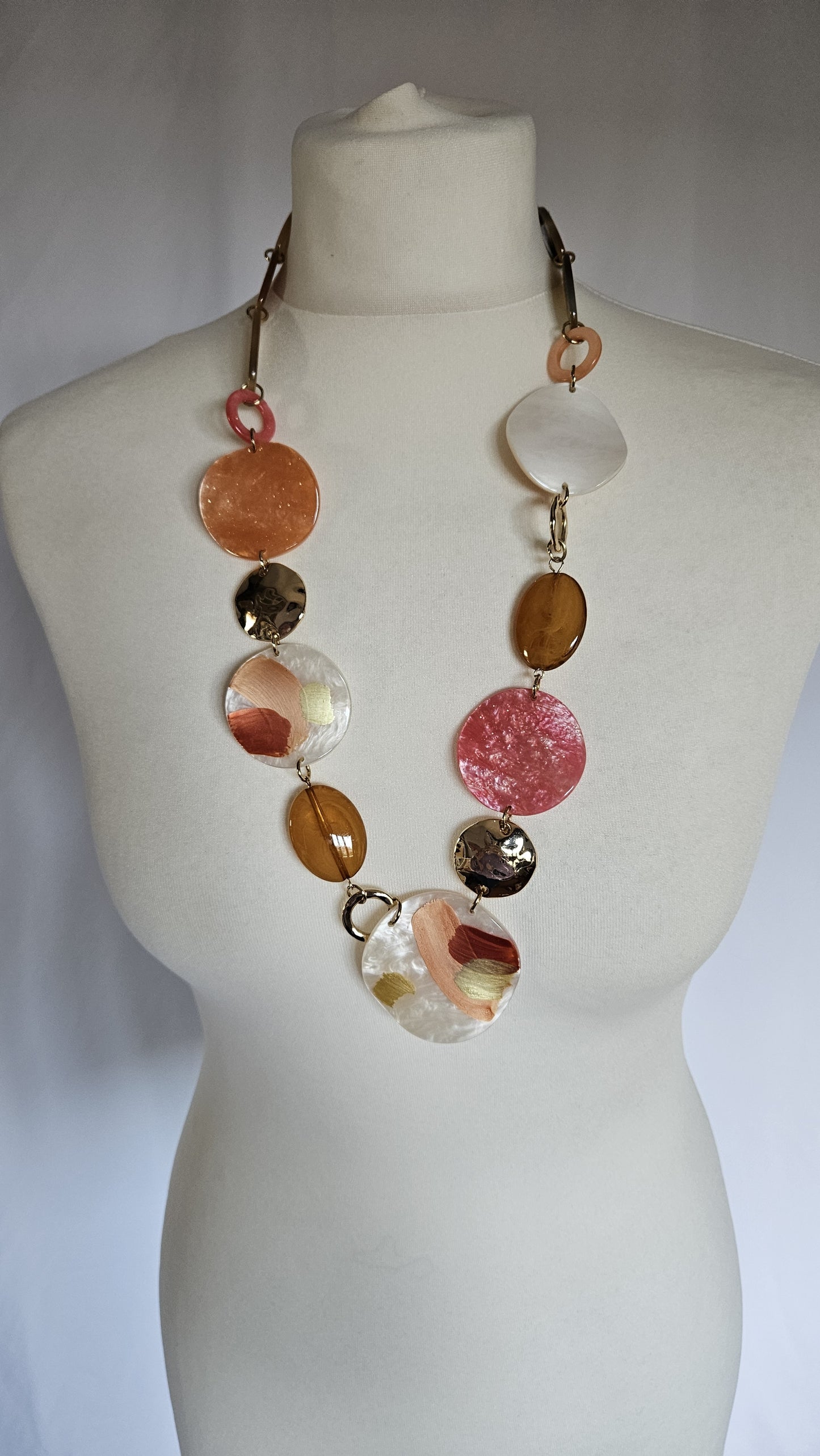 Collana di pietre dure rose