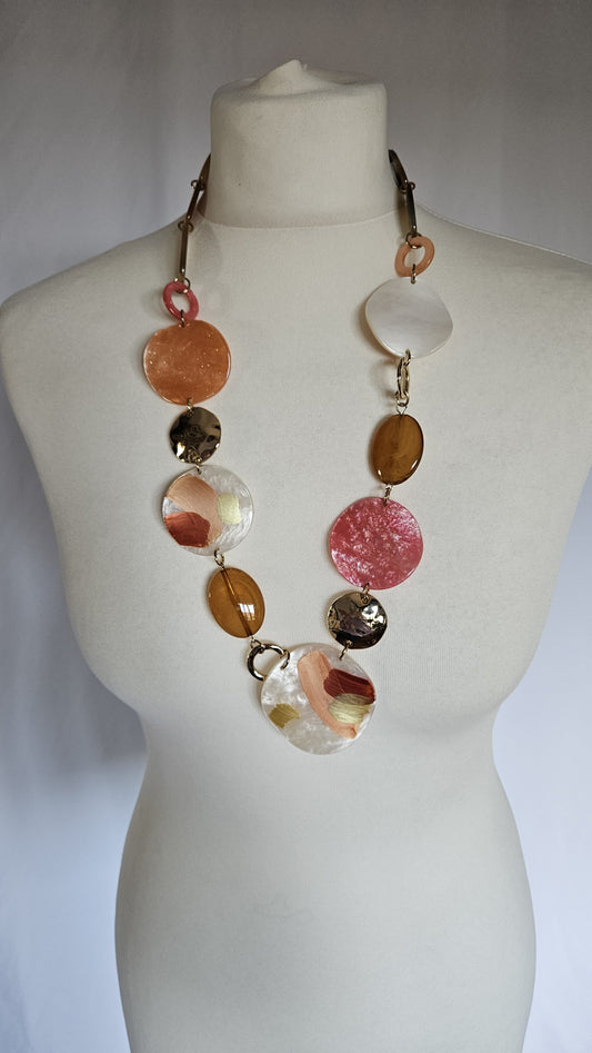 Collana di pietre dure rose