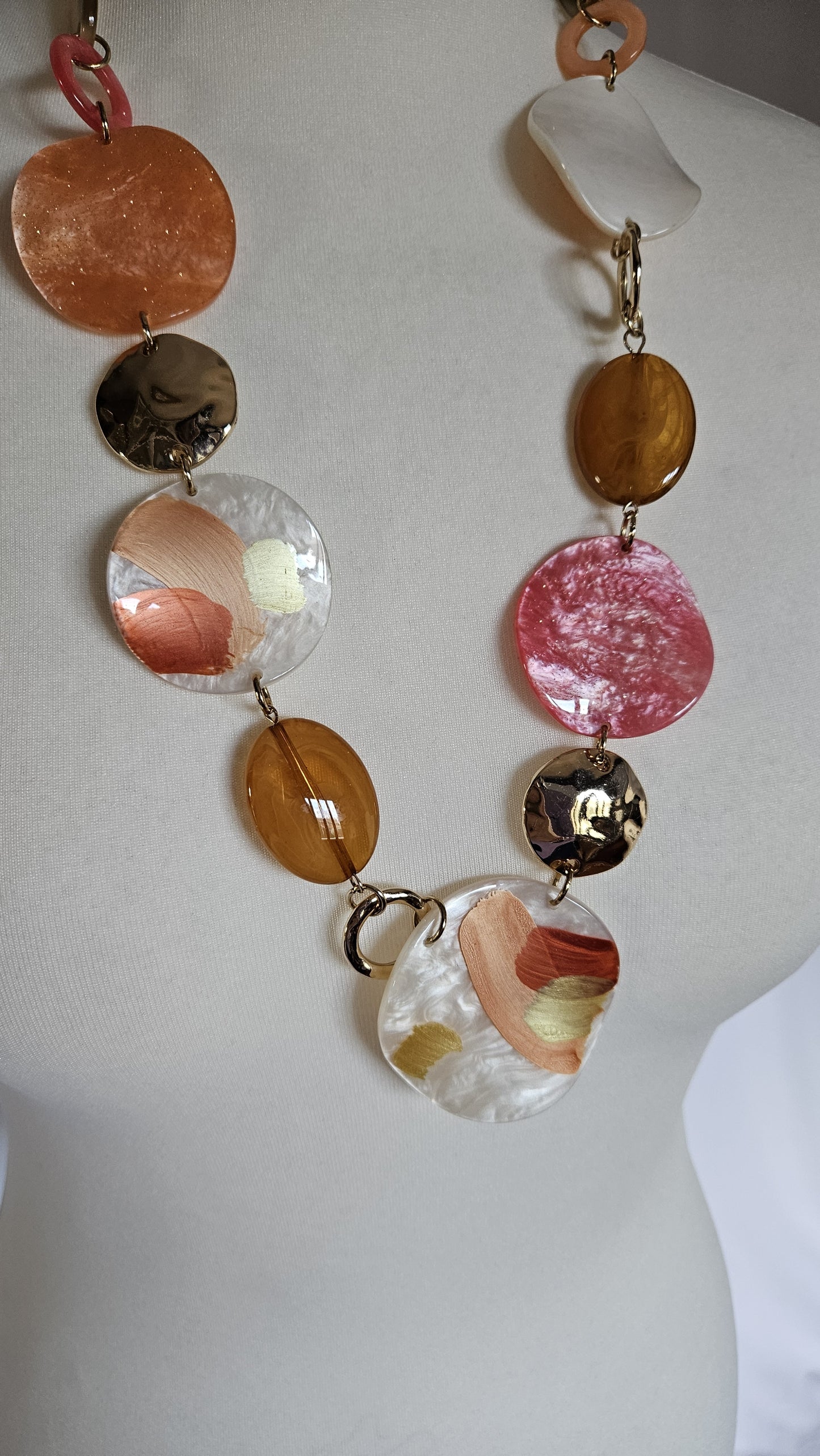 Collana di pietre dure rose