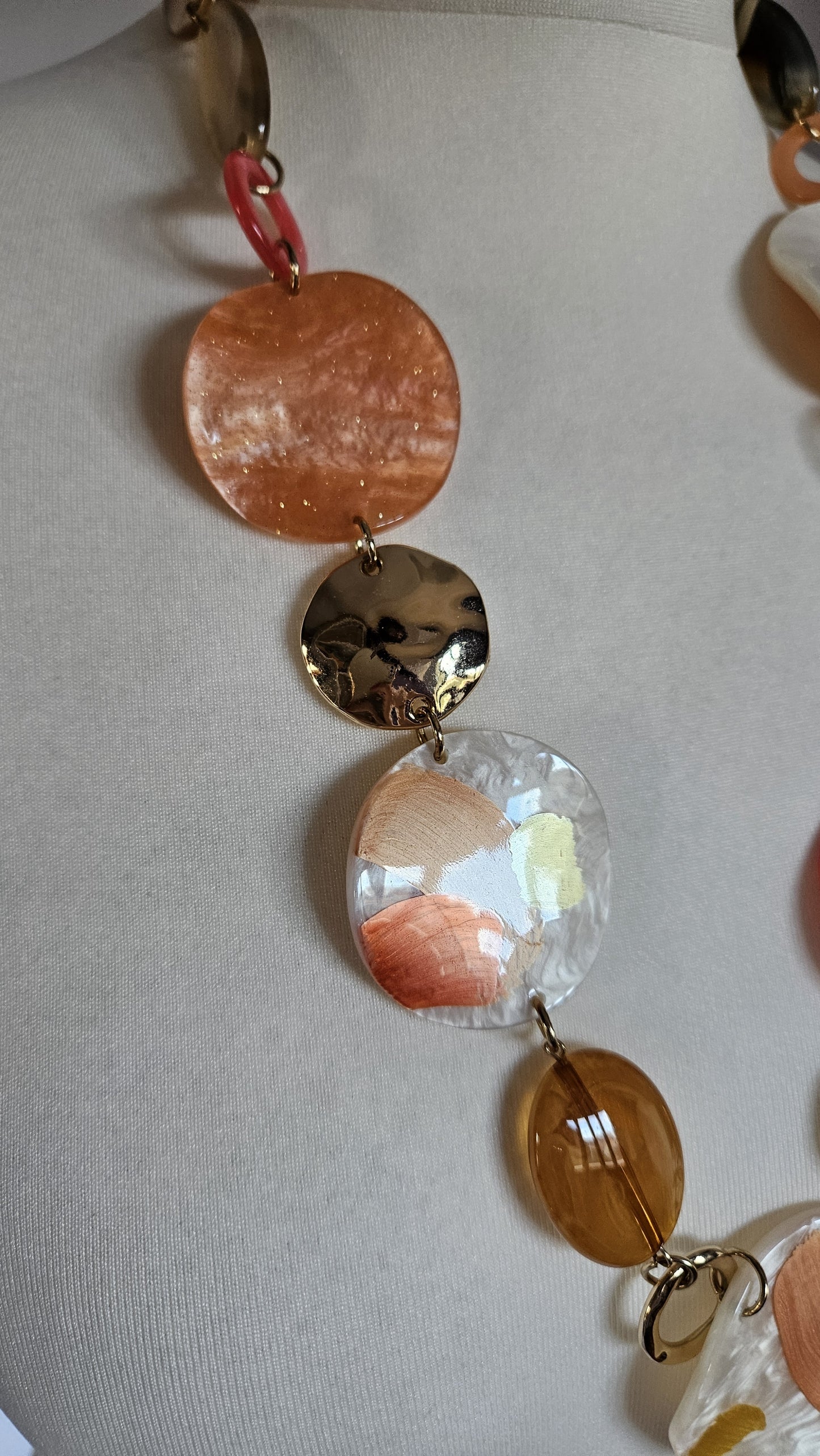 Collana di pietre dure rose