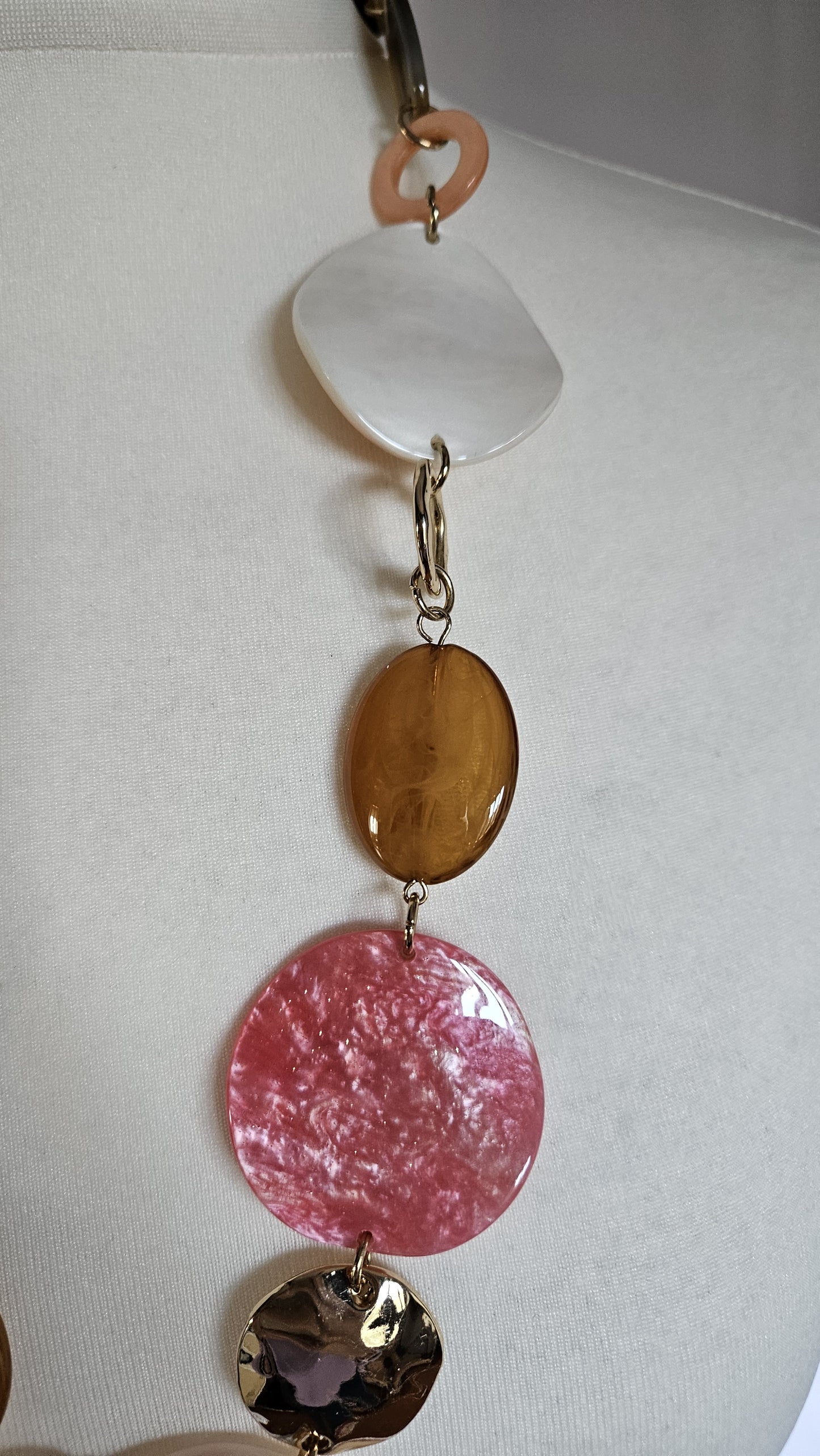 Collana di pietre dure rose