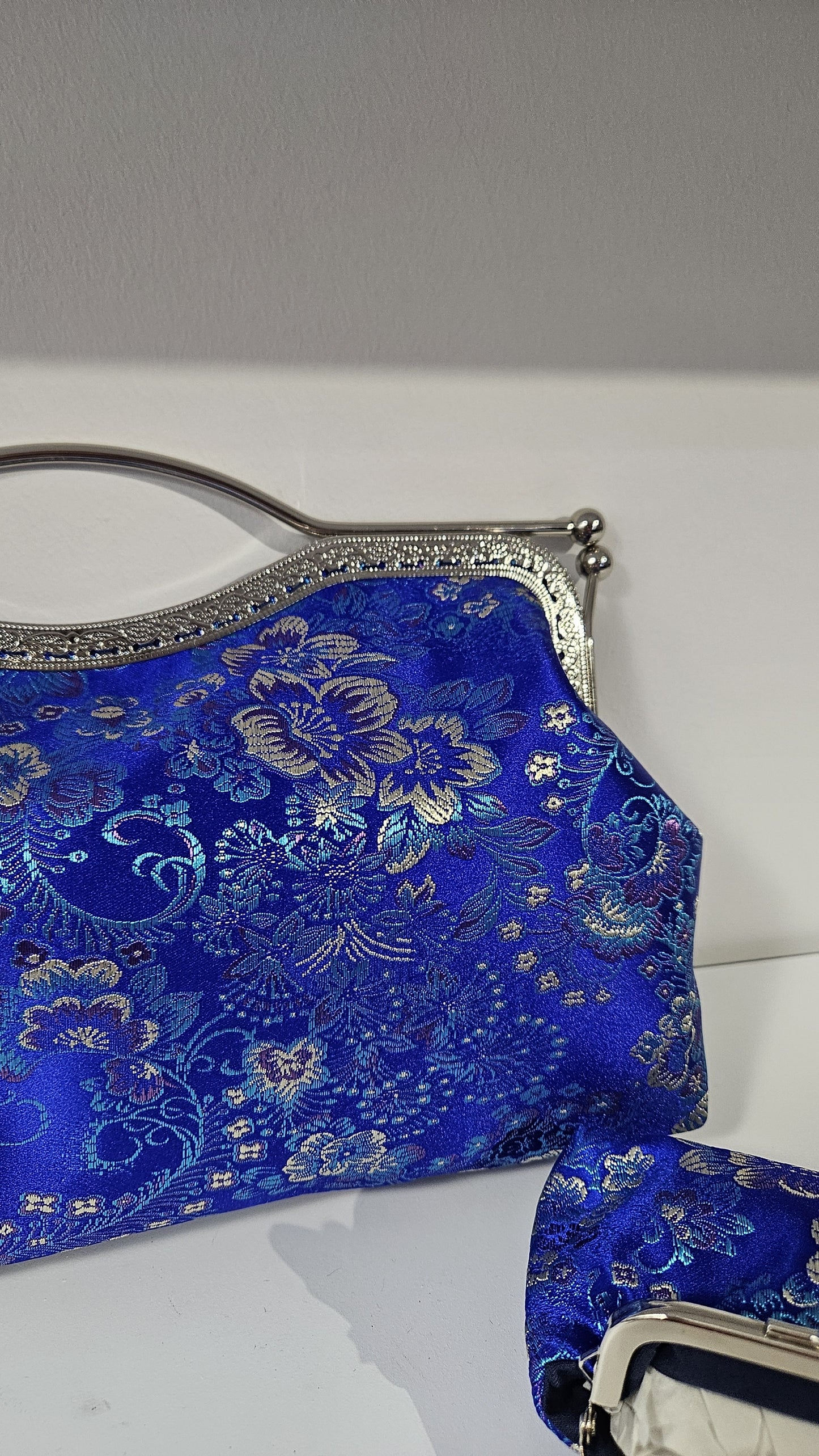 Clutch standard blu elettrico con porta monete