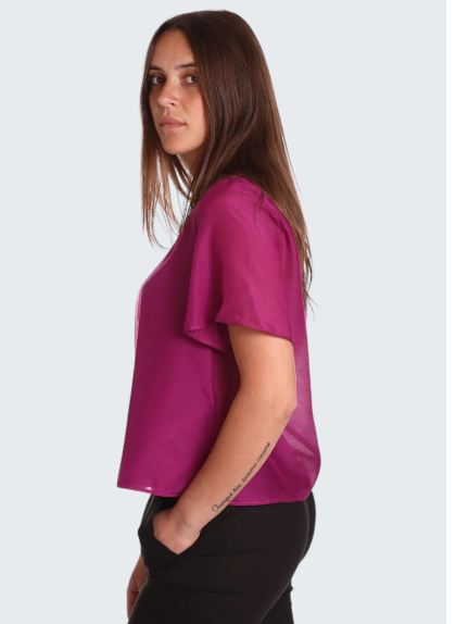 Blusa leggera in tessuto satinato di colore fucsia