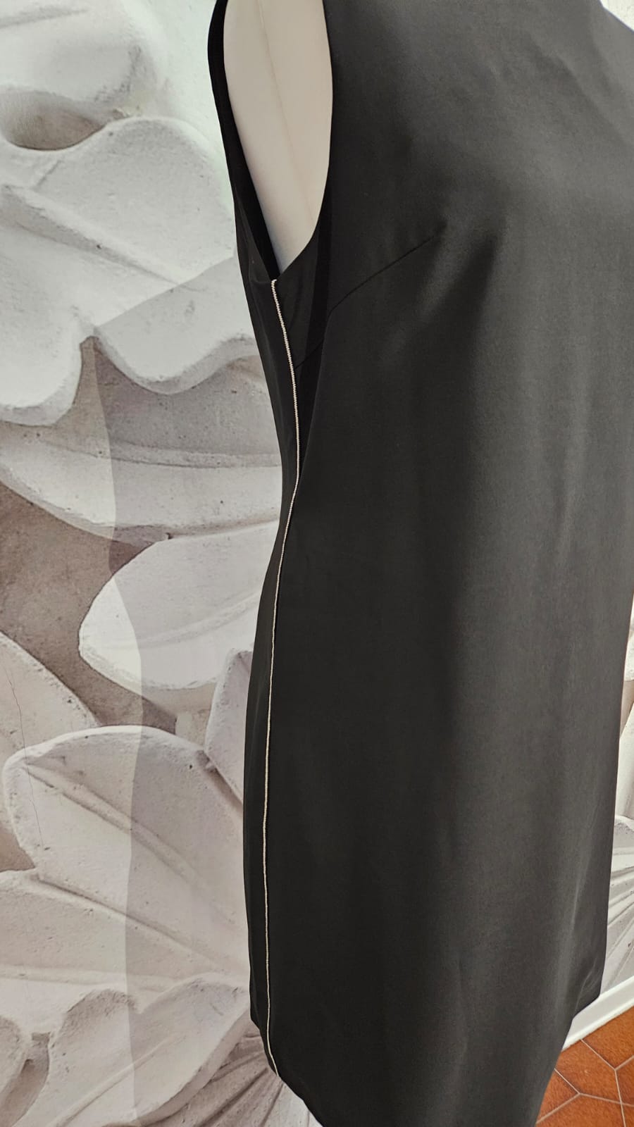 Vestito nero con tasche