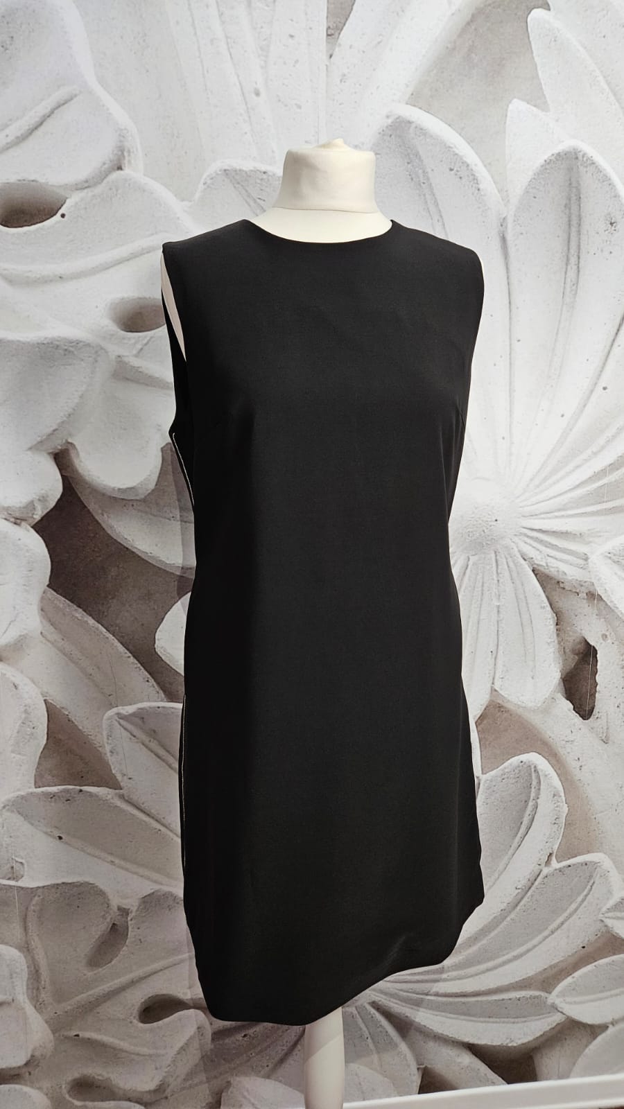 Vestito nero con tasche