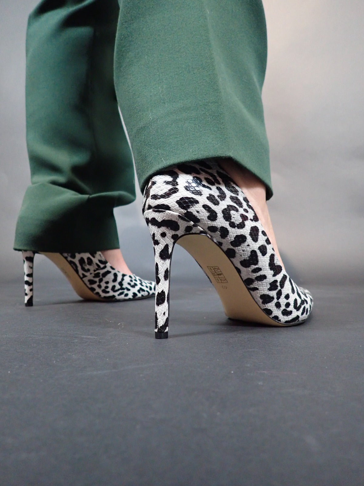 Scarpe Décolleté Guess con stampa animalier